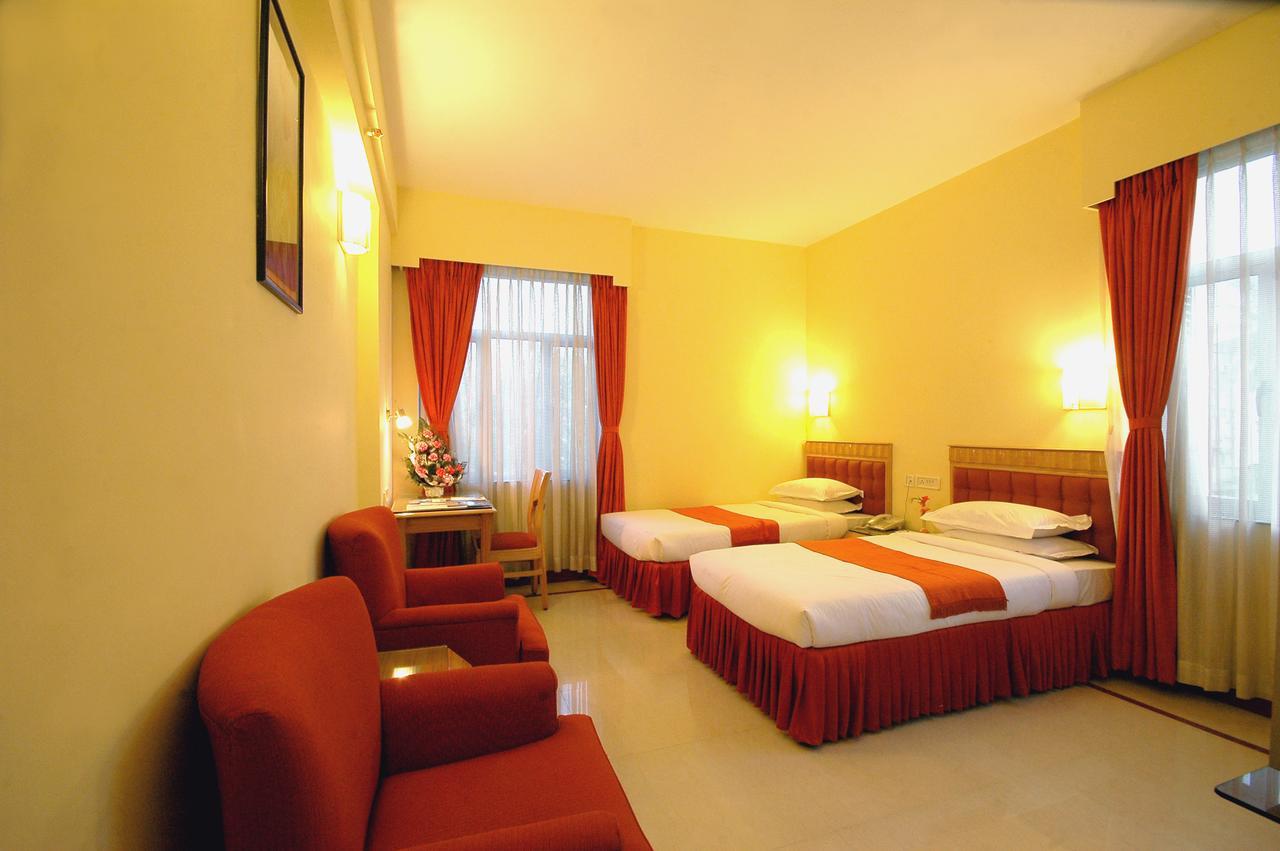 The Senator Hotel Kalkutta Kültér fotó