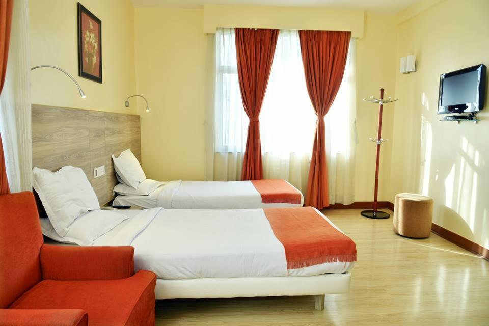 The Senator Hotel Kalkutta Kültér fotó