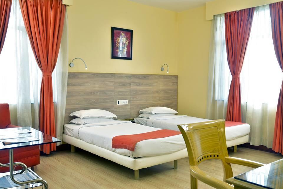 The Senator Hotel Kalkutta Kültér fotó